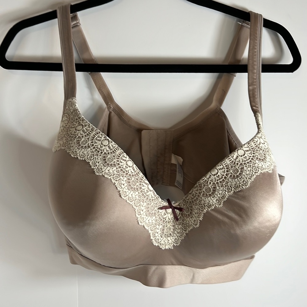 Women’s plus size Cacique underwire plunge bra nude color SZ 44DD